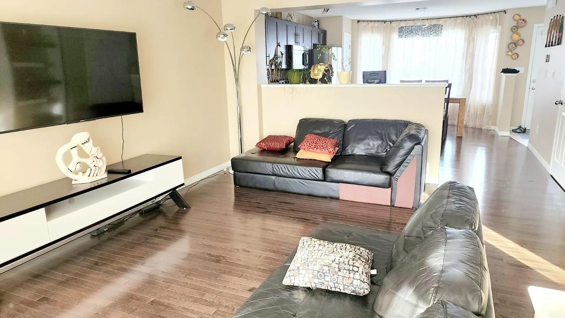 Cozy Luxury House Vila Edmonton Canadá